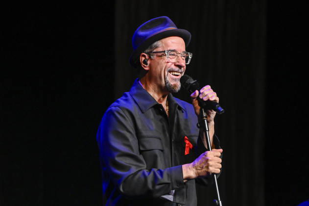 ABB HOPEGALA- Jan Josef Liefers Auftritt Singen Buehne bei der Hope Gala 2026 im Schauspielhaus Dresden am 10.10.2026 in Dresden Sachsen Deutschland