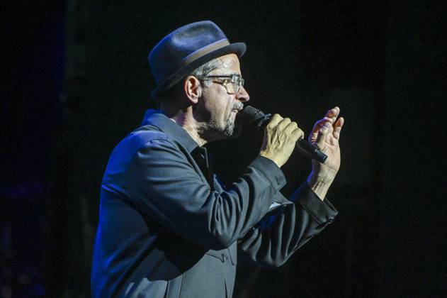 ABB HOPEGALA- Jan Josef Liefers Auftritt Singen Buehne bei der Hope Gala 2026 im Schauspielhaus Dresden am 10.10.2026 in Dresden Sachsen Deutschland