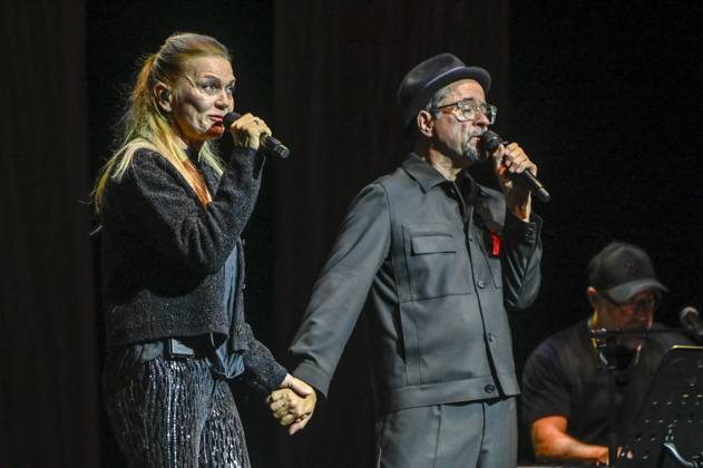 ABB HOPEGALA- Anna Loos und Jan Josef Liefers Auftritt Singen Buehne Duett bei der Hope Gala 2026 im Schauspielhaus Dresden am 10.10.2026 in Dresden Sachsen Deutschland