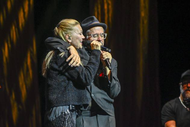 ABB HOPEGALA- Anna Loos und Jan Josef Liefers Auftritt Singen Buehne Duett bei der Hope Gala 2026 im Schauspielhaus Dresden am 10.10.2026 in Dresden Sachsen Deutschland