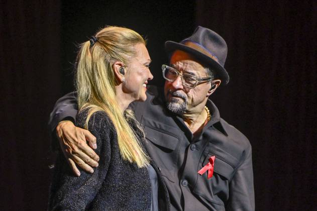 ABB HOPEGALA- Anna Loos und Jan Josef Liefers Auftritt Singen Buehne Duett bei der Hope Gala 2026 im Schauspielhaus Dresden am 10.10.2026 in Dresden Sachsen Deutschland