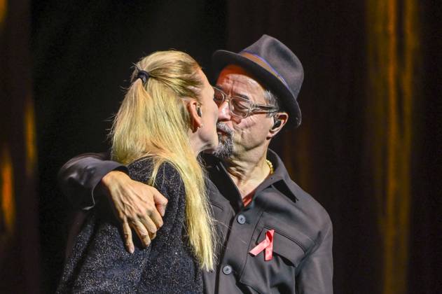 ABB HOPEGALA- Anna Loos und Jan Josef Liefers Auftritt Singen Buehne Duett bei der Hope Gala 2026 im Schauspielhaus Dresden am 10.10.2026 in Dresden Sachsen Deutschland