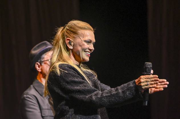 ABB HOPEGALA- Anna Loos und Jan Josef Liefers Auftritt Singen Buehne Duett bei der Hope Gala 2026 im Schauspielhaus Dresden am 10.10.2026 in Dresden Sachsen Deutschland