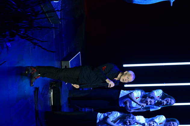 Dirk Michaelis und YOUTH OF HOPE der Auswahlchor der Musikschule Goldenes Lamm Dresden bei der 18. Hope Gala 2026 im Schauspielhaus. Dresden, 10.10.2026 Copyright: xMatthiasxWehnertx
