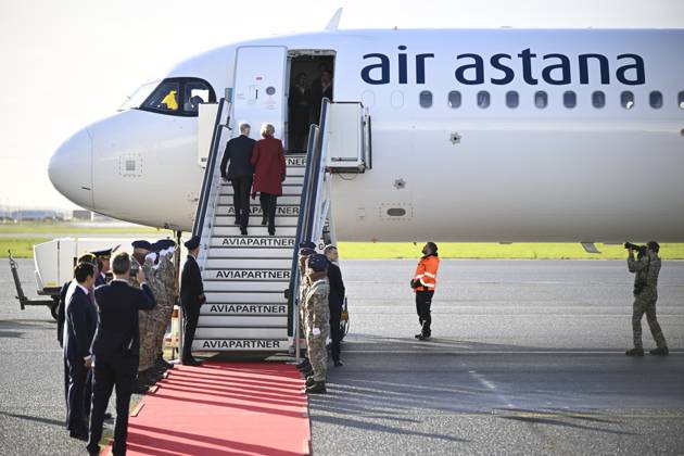 King Philippe - Filip of Belgium and Queen Mathilde of Belgium pictured at the official departure ceremony ahead of a state visit of the Belgian King and Queen to Kazakhstan, on Sunday 11 October 2026, at Melsbroek military airport. The first State Visit of Belgium s royal couple in central Asia from 11 to 14 October 2026, aims to highlight bilateral cooperation in the economic, academic, and cultural fields.  JASPERxJACOBS 189424476