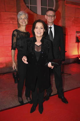 Kerstin Glässer, Ute Freudenberg und Armin Brandtner bei der 18. Hope Gala 2026 im Schauspielhaus. Dresden,10.10.2026