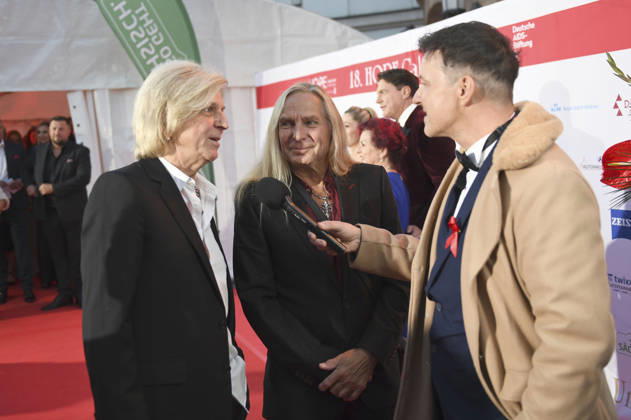 Ritchie Barton und Uwe Hassbecker bei der 18. Hope Gala 2026 im Schauspielhaus. Dresden,10.10.2026