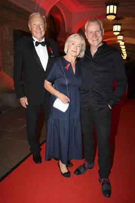 Eduard Geyer, Angelika Geyer und Dirk Michaelis bei der 18. Hope Gala 2026 im Schauspielhaus. Dresden,10.10.2026
