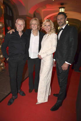 Dirk Michaelis, Ritchie Barton, Victoria Herrmann und David Böthig bei der 18. Hope Gala 2026 im Schauspielhaus. Dresden,10.10.2026