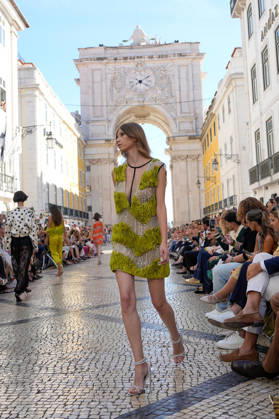 Lisbon Fashion Week in Lisboa, Portugal - 10 Oct 2026 A model walks the runway during Carlos Gil fashion show at ModaLisboa Priority, Lisbon Fashion Week in Lisboa. Lisbon Portugal Copyright: xBrunoxdexCarvalhox xSOPAxImagesx brunodecarvalho_modalisboapriority-2756