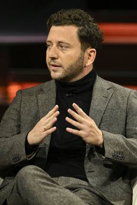 Felix Banaszak (Politiker) 10 26 her Felix Banaszak am 7. Oktober 2026 in Markus Lanz , ZDF TV Fernsehen Talkshow Talk Show Deutschland deutsch deutscher Mann Bündnis 90 Die Grünen Grüne Grüner Politik german politician hoch halb sitzend sprechend gestikulierend
