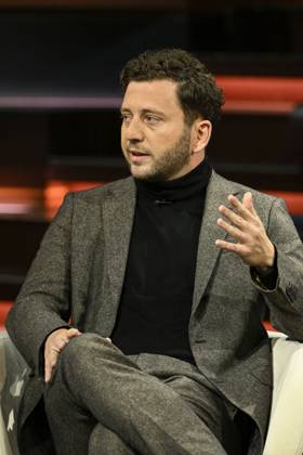 Felix Banaszak (Politiker) 10 26 her Felix Banaszak am 7. Oktober 2026 in Markus Lanz , ZDF TV Fernsehen Talkshow Talk Show Deutschland deutsch deutscher Mann Bündnis 90 Die Grünen Grüne Grüner Politik german politician hoch halb sitzend sprechend gestikulierend