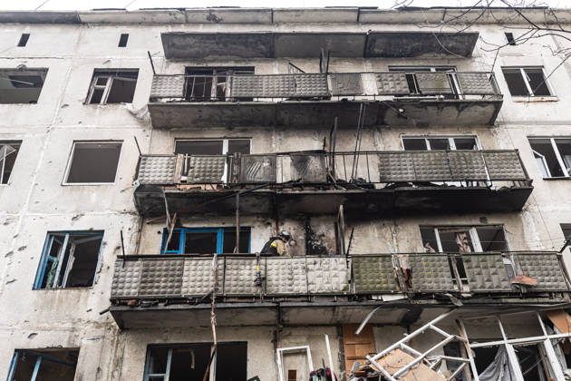 Russian air strike hits residential building in Sloviansk SLOVIANSK, UKRAINE - OCTOBER 11: A view of the damaged building following a Russian aerial bombing of a residential block in Sloviansk, Ukraine, on October 11, 2026. Diego Herrera Carcedo Anadolu Sloviansk Ukraine. Editorial use only. Please get in touch for any other usage.  Copyright: x2026xAnadoluxDiegoxHerreraxCarcedox