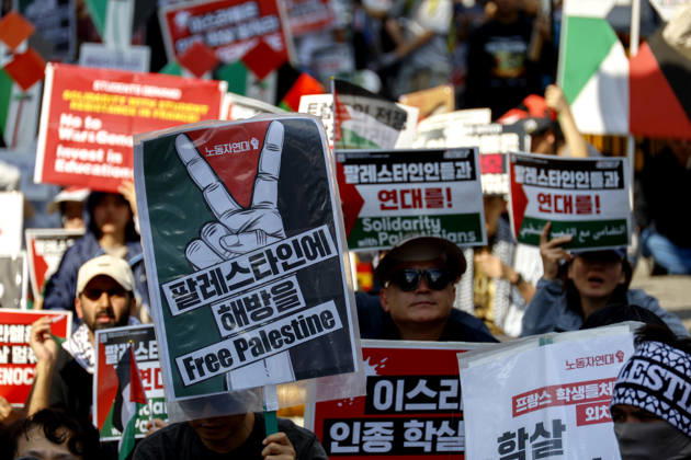 Protest condemning Gaza conflict in Seoul Demonstrators march with placards to protest Israel s attacks in the Gaza Strip, in Seoul, South Korea, on October 11, 2026 . The rally was held aa part of the Global Action for Palestine, a coordinated international mobilization held on October 10 11 marking three years since the 2023 Hamas attacks and the ensuing war. Seoul South Korea  Copyright: xMatrixxImages JungxUi-Chelx