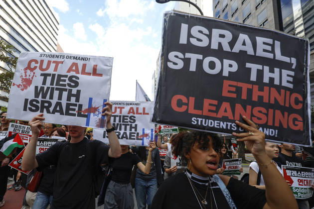 Protest condemning Gaza conflict in Seoul Demonstrators march with placards to protest Israel s attacks in the Gaza Strip, in Seoul, South Korea, on October 11, 2026 . The rally was held aa part of the Global Action for Palestine, a coordinated international mobilization held on October 10 11 marking three years since the 2023 Hamas attacks and the ensuing war. Seoul South Korea  Copyright: xMatrixxImages JungxUi-Chelx