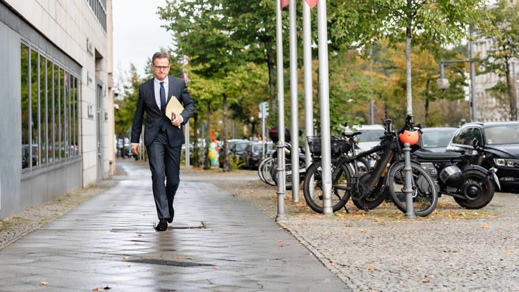 Carsten Linnemann, Bundesgesundheitsminister, bei seiner Ankunft am Konrad-Adenauer-Haus;Präsidiumsklausurtagung der CDU Deutschlands in Berlin, Oktober 2026, Berlin Berlin Deutschland Konrad-Adenauer-Haus