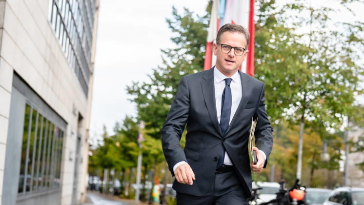 Carsten Linnemann, Bundesgesundheitsminister, bei seiner Ankunft am Konrad-Adenauer-Haus;Präsidiumsklausurtagung der CDU Deutschlands in Berlin, Oktober 2026, Berlin Berlin Deutschland Konrad-Adenauer-Haus