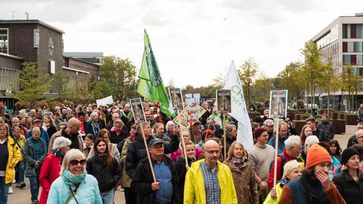 Widerstand gegen CO2 Pipeline - Demonstration in Duisburg ** NUR FÜR REDAKTIONELLE ZWECKE ** EDITORIAL USE ONLY **<p>Anlass: am Samstag, 11. Oktober 2026, versammelten sich Demonstranten am Duisburger Hauptbahnhof um gegen die gepolante CO2 Pipeline zu demonstrieren. Duisburg Copyright: TobiasxStern