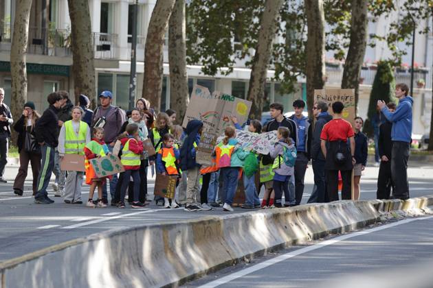 This image shows the Climate March 2026, organized by the Climate Coalition, in Brussels, on Sunday 11 October 2026. The Climate Coalition demands the federal and regional governments to stop subsidizing polluting industrial activities in Belgium and levy higher taxes on these companies.  NICOLASxMAETERLINCK 189449896