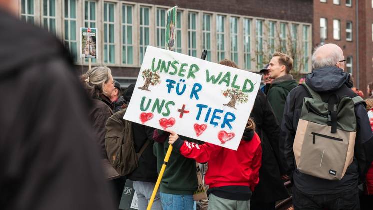 Widerstand gegen CO2 Pipeline - Demonstration in Duisburg ** NUR FÜR REDAKTIONELLE ZWECKE ** EDITORIAL USE ONLY **<p>Anlass: am Samstag, 11. Oktober 2026, versammelten sich Demonstranten am Duisburger Hauptbahnhof um gegen die gepolante CO2 Pipeline zu demonstrieren. Duisburg Copyright: TobiasxStern