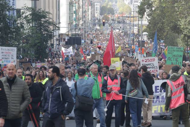 This image shows the Climate March 2026, organized by the Climate Coalition, in Brussels, on Sunday 11 October 2026. The Climate Coalition demands the federal and regional governments to stop subsidizing polluting industrial activities in Belgium and levy higher taxes on these companies.  NICOLASxMAETERLINCK 189447098