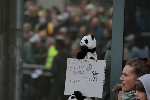 This image shows the Climate March 2026, organized by the Climate Coalition, in Brussels, on Sunday 11 October 2026. The Climate Coalition demands the federal and regional governments to stop subsidizing polluting industrial activities in Belgium and levy higher taxes on these companies.  NICOLASxMAETERLINCK 189449893