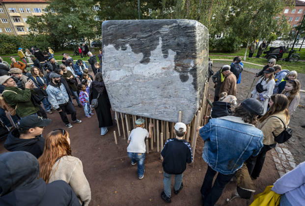 MALMÖ, October 11, 2026—168 bronze rods lift the nearly 30-metric-ton stone block. The monument Master Narratives was unveiled on Sunday in Jesusparken in Malmö. Malmö’s anti-racism monument, titled Master Narratives, was created by artistsSusanna Marcus Jablonski and Santiago Mostyn. MALMÖ, SWEDEN x50090x  Copyright: xJohanxNilssonx xTTx INVIGNING MASTER NARRATIVES - MALMÖS ANTIRASISTISKA MONUMENT _-butpmvVYw