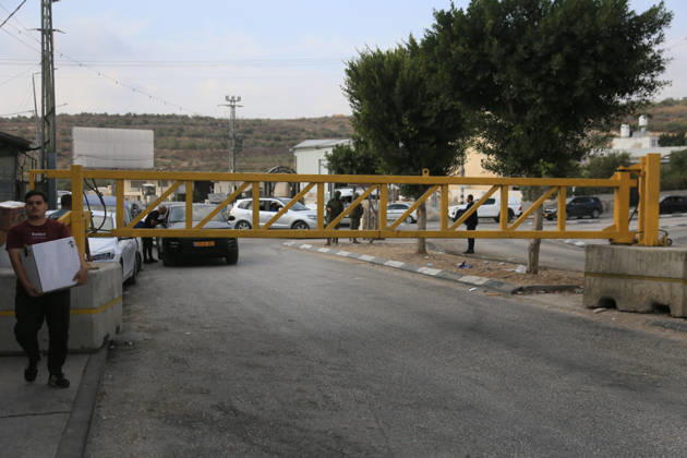 Israeli Forces Close Deir Sharaf Checkpoint West of Nablus Israeli forces close iron gates and the Deir Sharaf checkpoint west of the West Bank city of Nablus on October 11, 2026, preventing Palestinians from entering or leaving the area, citing security considerations. The closure restricted Palestinian movement through one of the area’s main entrances. Photo by Mohammed Nasser apaimages Nablus West Bank Palestinian Territory 111026_Nablus_MN_00(12) Copyright: xapaimagesxMohammedxNasserx xapaimagesx