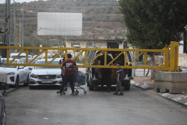Israeli Forces Close Deir Sharaf Checkpoint West of Nablus Israeli forces close iron gates and the Deir Sharaf checkpoint west of the West Bank city of Nablus on October 11, 2026, preventing Palestinians from entering or leaving the area, citing security considerations. The closure restricted Palestinian movement through one of the area’s main entrances. Photo by Mohammed Nasser apaimages Nablus West Bank Palestinian Territory 111026_Nablus_MN_00(7) Copyright: xapaimagesxMohammedxNasserx xapaimagesx