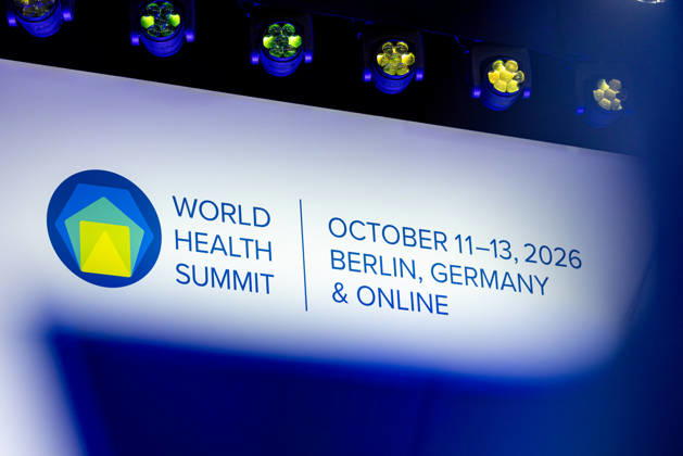 World Health Summit 2026 globalen Gesundheitspolitik. Deutschland, Berlin am 11. Oktober 2026: Die Schrift an der Wand der Hauptbühne mit World Health Summit October 11-13, 2026 Berlin, Germany and Online .