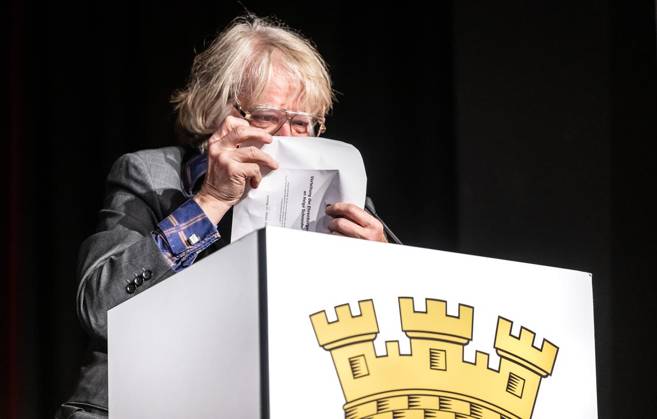 Verleihung der Ehrenbürgerschaft in Mülheim an der Ruhr an Helge Schneider ** NUR FÜR REDAKTIONELLE ZWECKE ** EDITORIAL USE ONLY **<p>Der Musiker und Komiker Helge Schneider spricht am Sonntag, 11.10.2026, zu den geladenen Gästen in der Stadthalle Mülheim an der Ruhr. Er wurde soeben zum Ehrenbürger seiner Geburts- und Heimatstadt ernannt. Deutschland NRW Mülheim an der Ruhr Copyright: MartinxMöller
