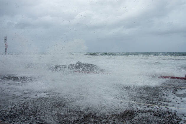 October 11, 2026, Oceanside, California, USA: Oceanside, California, is battered by historic El NioÂ±o tidal swells on October 10, 2026. These Kelvin Waves have brought major damages to the Southern California coastline. Oceanside USA - ZUMAg219 20261011_znp_g219_006 Copyright: xJakexLeexGreenx