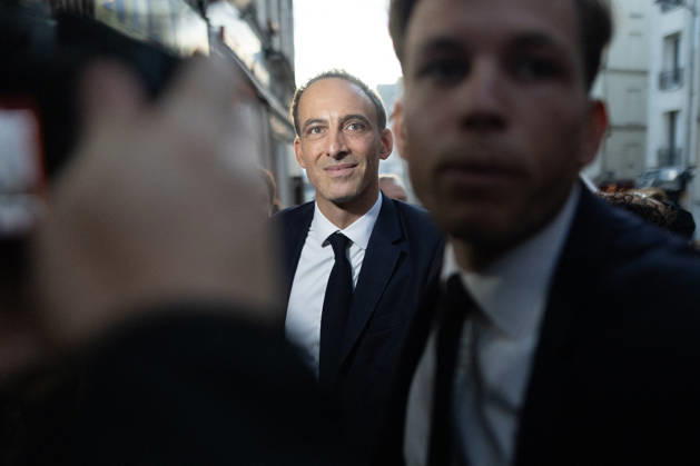 Raphael Glucksmann wins the Socialist and Democratic Left primary - Paris Candidate in the Socialist (PS) and centre-left Place Publique (PP) parties primary Raphael Glucksmann arrives after the announcement of the result for the first round of voting in the primary organized by the Socialist Party, Place Publique (PP), and the Republican and Socialist Left, ahead of France s 2027 presidential election, in Paris on October 11, 2026. Candidate in the Socialist (PS) and centre-left Place Publique (PP) parties primary ahead of France s 2027 presidential election and MEP Raphaël Glucksmann was elected on October 11, 2026. Photo by Raphael Lafargue ABACAPRESS.COM Paris France  Copyright: xLafarguexRaphael ABACAx