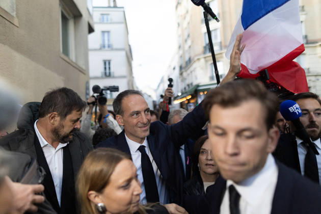 Raphael Glucksmann wins the Socialist and Democratic Left primary - Paris Candidate in the Socialist (PS) and centre-left Place Publique (PP) parties primary Raphael Glucksmann arrives after the announcement of the result for the first round of voting in the primary organized by the Socialist Party, Place Publique (PP), and the Republican and Socialist Left, ahead of France s 2027 presidential election, in Paris on October 11, 2026. Candidate in the Socialist (PS) and centre-left Place Publique (PP) parties primary ahead of France s 2027 presidential election and MEP Raphaël Glucksmann was elected on October 11, 2026. Photo by Raphael Lafargue ABACAPRESS.COM Paris France  Copyright: xLafarguexRaphael ABACAx