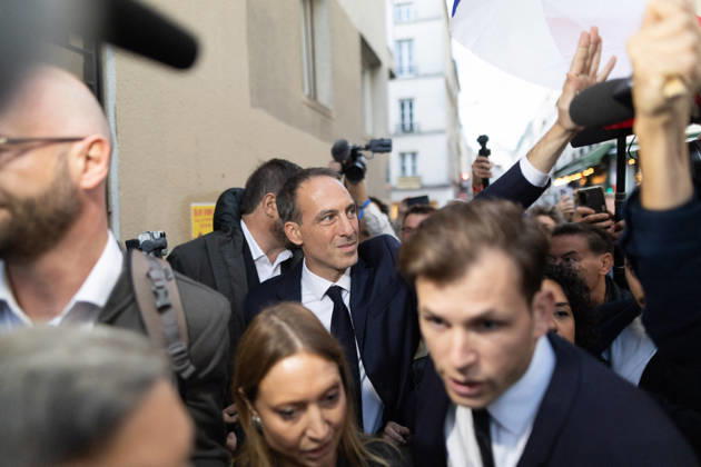 Raphael Glucksmann wins the Socialist and Democratic Left primary - Paris Candidate in the Socialist (PS) and centre-left Place Publique (PP) parties primary Raphael Glucksmann arrives after the announcement of the result for the first round of voting in the primary organized by the Socialist Party, Place Publique (PP), and the Republican and Socialist Left, ahead of France s 2027 presidential election, in Paris on October 11, 2026. Candidate in the Socialist (PS) and centre-left Place Publique (PP) parties primary ahead of France s 2027 presidential election and MEP Raphaël Glucksmann was elected on October 11, 2026. Photo by Raphael Lafargue ABACAPRESS.COM Paris France  Copyright: xLafarguexRaphael ABACAx
