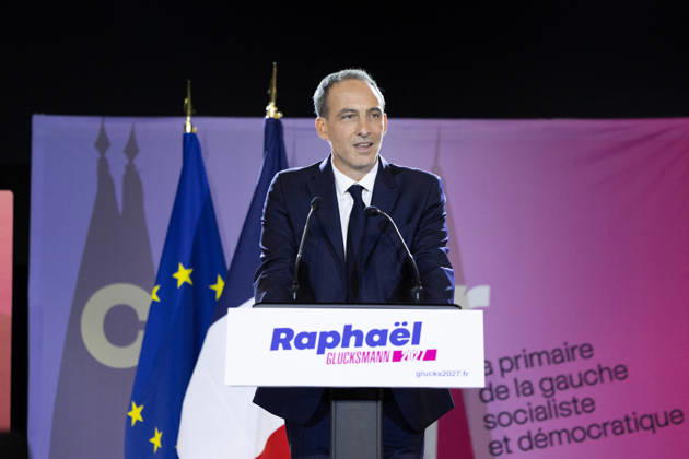 Raphael Glucksmann wins the Socialist and Democratic Left primary - Paris Candidate in the Socialist (PS) and centre-left Place Publique (PP) parties primary Raphael Glucksmann delivers a speech after the announcement of the result for the first round of voting in the primary organized by the Socialist Party, Place Publique (PP), and the Republican and Socialist Left, ahead of France s 2027 presidential election, in Paris on October 11, 2026. Candidate in the Socialist (PS) and centre-left Place Publique (PP) parties primary ahead of France s 2027 presidential election and MEP Raphaël Glucksmann was elected on October 11, 2026. Photo by Raphael Lafargue ABACAPRESS.COM Paris France  Copyright: xLafarguexRaphael ABACAx