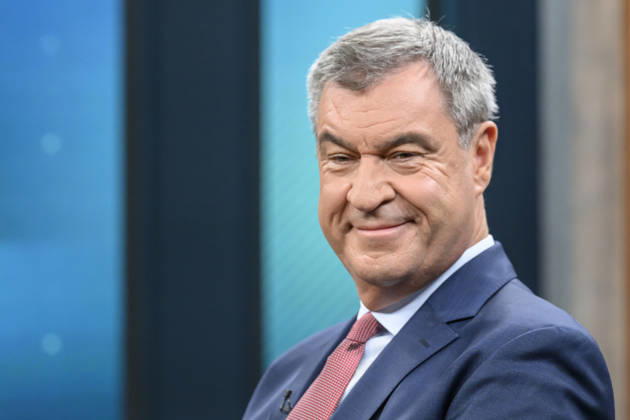im Bild v.l.: Markus Söder, Ministerpräsident Bayern, CSU, GER, Berlin, Studio, zu Gast bei - Caren Miosga, Polittalk, TV, Format, Das Erste, aus Berlin Adlershof - am Studio 20, Thema: Wie kommt die Regierung aus der Krise, Herr Söder? 11.10.2026, Copyright: HMBxMedia UwexKoch