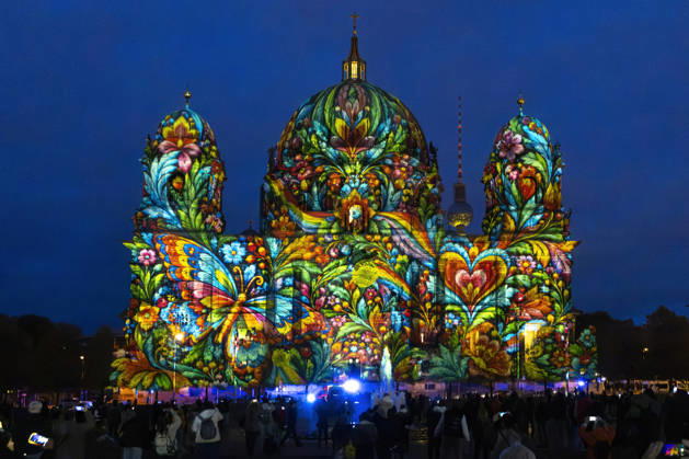 Festival of Lights , Lichterfest in der Innenstadt, Berlin, 10.10.2026 Berliner Dom, 22. BERLIN FESTIVAL OF LIGHTS, Motto: Colours of Love, Lichtinstallationen, 11.10.2026, Berlin, Deutschland < english> Berlin Cathedral, 22nd Berlin Festival of Lights, theme: Colours of Love, light installations, October 11, 2026, Berlin, Germany Berlin Innenstadt Berlin Deutschland, Germany Copyright: xPeterxEngelkex