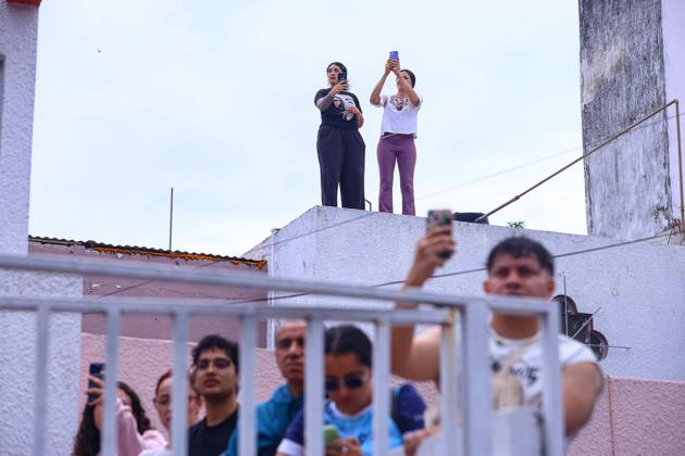 October 11, 2026: TO-45427- GUADALAJARA 11-10-2026. . La exigencia de agua limpia deriv& xf3; en momentos de tensi& xf3;n y violencia durante la marcha realizada este domingo en Guadalajara. Ciudadanos se movilizaron para denunciar la mala calidad del suministro en la Zona Metropolitana y exigir respuestas a las autoridades. La protesta, que lleg& xf3; a las inmediaciones de Casa Jalisco, registr& xf3; enfrentamientos entre manifestantes y polic& xed;as, as& xed; como reportes de detenciones, en una jornada que evidenci& xf3; el descontento social ante la problem& xe1;tica del agua..Guadalajara. Clasos.com.mx - ZUMAcs4_ 20261011_faa_cs4_052 Copyright: xDiegoxMorenox