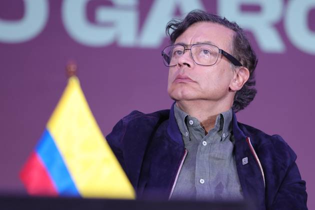 News Bilder des Tages #2 October 11, 2026: TO-45422 & x2013; Mexico City, September 29, 2026. Former Colombian President Gustavo Petro participates in the 26th Zocalo International Book Fair at the presentation of the book Nuestra Am& xe9;rica en vilo. Clasos.com.mx. - ZUMAcs4_ 20261011_faa_cs4_185 Copyright: xMikaxRoblesx