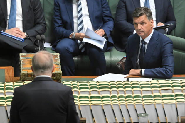 QUESTION TIME, Prime Minister Anthony Albanese and Leader of the Opposition Angus Taylor during Question Time in the House of Representatives at Parliament House in Canberra, Monday, October 12, 2026. ( NO ARCHIVING CANBERRA AUSTRALIAN CAPITAL TERRITORY Australia  Copyright: xMICKxTSIKASx 20261012161511182976
