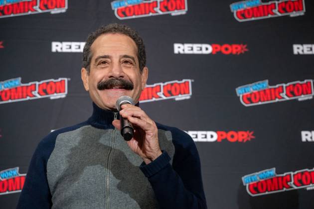 October 11, 2026, New York, New York, United States: Tony Shalhoub speaks at a panel discussion for CBS s new crime-solving drama EINSTEIN!.during New York Comic Con 2026 at The Jacob K. Javits Convention Center on October 11, 2026 in New York City. New York United States - ZUMAs197 20261011_aaa_s197_411 Copyright: xRonxAdarx