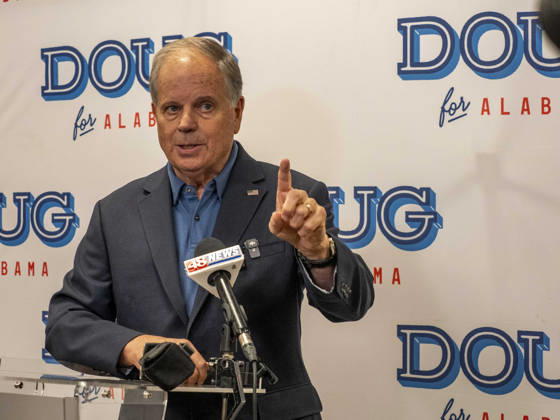 October 11, 2026, Huntsville, Alabama, USA: Alabama Democrat gubernatorial candidate and former Senator DOUG JONES holds a press conference before a campaign rally. Huntsville USA - ZUMAd155 20261011_znp_d155_005 Copyright: xSuexDorfmanx