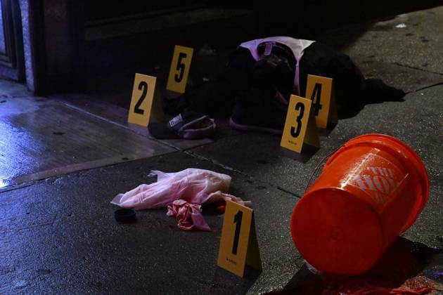Man Killed After Assault Near Rainbow Station Sex Shop In Manhattan New York - 11 October 2026 NYPD officers work the scene outside Rainbow Station sex shop on 8th Avenue where a man died after reportedly being assaulted within the confines of the 10th precinct in Manhattan, New York, United States on Sunday, October 11, 2026. Sunday evening at approximately 9:10 pm the incident took place. Clothing, shoes and blood were discovered at the scene. The victim was taken to Bellevue Hospital where he was pronounced dead. There are no arrests and the investigation is ongoing by the NYPD. Manhattan United States Copyright: xKylexMazzax xSOPAxImagesx Kyle-Mazza-1458093