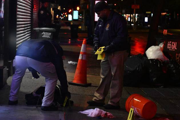 Man Killed After Assault Near Rainbow Station Sex Shop In Manhattan New York - 11 October 2026 NYPD officers work the scene outside Rainbow Station sex shop on 8th Avenue where a man died after reportedly being assaulted within the confines of the 10th precinct in Manhattan, New York, United States on Sunday, October 11, 2026. Sunday evening at approximately 9:10 pm the incident took place. Clothing, shoes and blood were discovered at the scene. The victim was taken to Bellevue Hospital where he was pronounced dead. There are no arrests and the investigation is ongoing by the NYPD. Manhattan United States Copyright: xKylexMazzax xSOPAxImagesx Kyle-Mazza-1458097