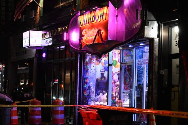 Man Killed After Assault Near Rainbow Station Sex Shop In Manhattan New York - 11 October 2026 NYPD officers work the scene outside Rainbow Station sex shop on 8th Avenue where a man died after reportedly being assaulted within the confines of the 10th precinct in Manhattan, New York, United States on Sunday, October 11, 2026. Sunday evening at approximately 9:10 pm the incident took place. Clothing, shoes and blood were discovered at the scene. The victim was taken to Bellevue Hospital where he was pronounced dead. There are no arrests and the investigation is ongoing by the NYPD. Manhattan United States Copyright: xKylexMazzax xSOPAxImagesx Kyle-Mazza-1458103