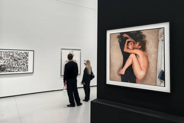 Remember Me Exhibition: The Pinault Collection Showcases Irving Penn in All His Glory, Alongside the Greatest Photographers. A total of 700 photographs by 70 artists are on display at the former Paris Stock Exchange, a dazzling display of 450 photographs by the American artist known for his portraits and still lifes, alongside great names such as Man Ray and Raymond Depardon. On view through January 10. 460399 2026 10 11 PARIS France (no personal information)  Copyright: xL.Urmanx xStarfacex STAR_460399_010