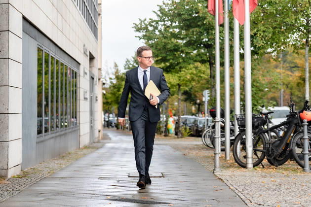 Carsten Linnemann, Bundesgesundheitsminister, bei seiner Ankunft am Konrad-Adenauer-Haus;Präsidiumsklausurtagung der CDU Deutschlands in Berlin, Oktober 2026, Berlin Berlin Deutschland Konrad-Adenauer-Haus