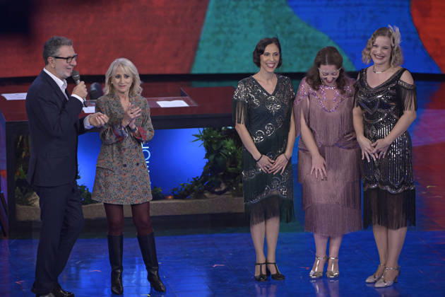 foto Mario Romano IPP Milano 11 10 2026 Trasmissione televisiva: -Che Tempo Che Fa- nella foto Fabio Fazio, Luciana Littizzetto e le Kali Siters: Elena Caligiuri (mezzosoprano), Stefania Balzano (soprano) ed Elena Fasola (contralto) Italy Photo Press - World Copyright Che Tempo Che Fa