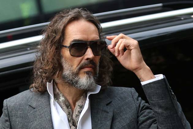 Russell Brand attends preliminary hearing on rape and sexual assault charges LONDON, UNITED KINGDOM - OCTOBER 12: Russell Brand, accompanied by his wife Laura Brand (not seen), arrives at Southwark Crown Court in London, United Kingdom, for a preliminary hearing over rape and sexual assault charges against him, on October 12, 2026. Zeynep Demir Anadolu London United Kingdom. Editorial use only. Please get in touch for any other usage.  Copyright: x2026xAnadoluxZeynepxDemirx